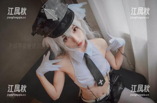 清颜颜子 不知不觉被清颜颜子圣诞写真集吸引,每一张都是精选,有点想要送给自己当圣诞礼物的冲动。