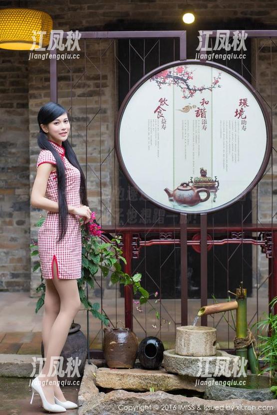 爱蜜社-莉莉Lily 爱蜜社 - 高清海边速递:莉莉Lily的图包,让沙子也想蹭一脚!