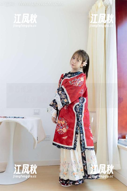 物恋传媒 - 菜菜的泳池挑战：全集下载，让你重新定义‘水上乐园’！