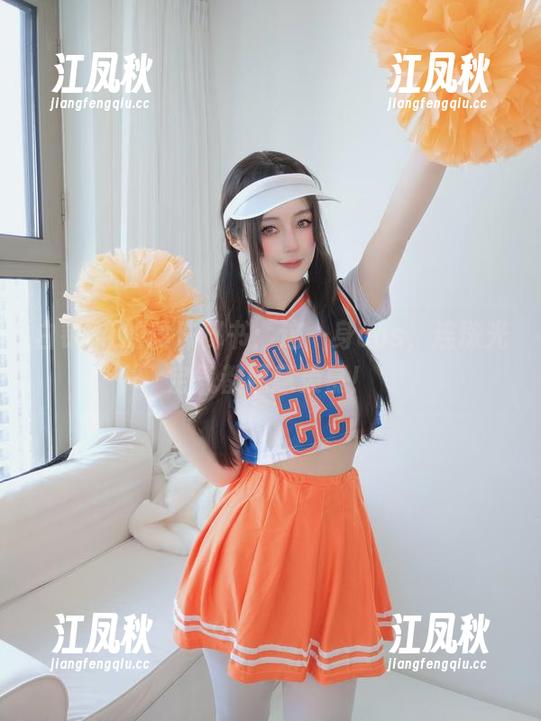 白银81 白银81的珍珠秘书:这一身cos,连珠光宝气都愿意羡慕!