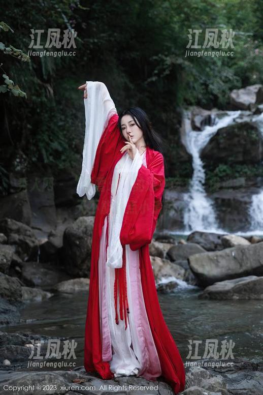 秀人网-夏雪爱 秀人网 - “夏雪爱”的泳衣全套,谁说夏天不能有点小清凉?