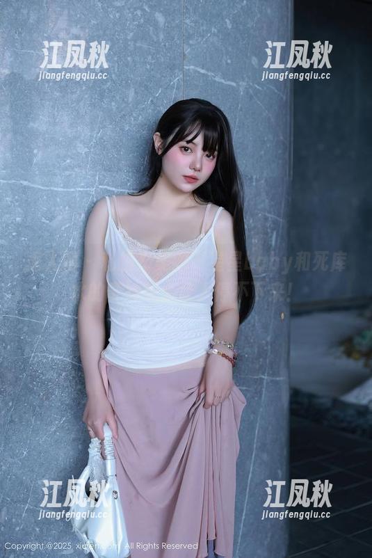 秀人网-星星baby 秀人网 - 私拍?美图?星星baby和死库水的奇妙组合让人停不下来!