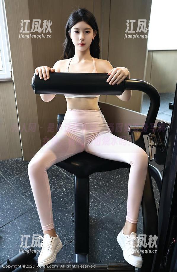 秀人网 - 是小逗逗在线：当厨娘变身写真女神，真的不怕烧水吗？