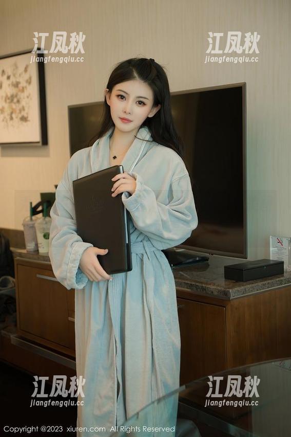 秀人网 - 她是李七喜，分享的每一张美图都让人嘴角上扬，可爱得无极限！