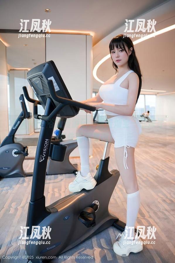 秀人网-灿宝 秀人网 - 浴缸漫游记,跟着灿宝一起探寻那些趣味套图!