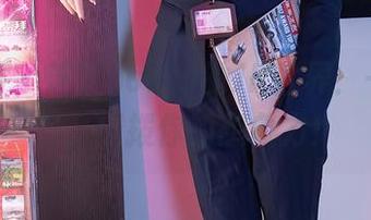 秀人网 – 芝芝booty的JK世界：一份图包，撩拨你的想象力！