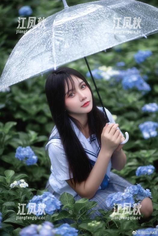 秋山AkI 秋山AkI在线合集:万圣节的气氛,不知道是谁的“惊悚”风格?