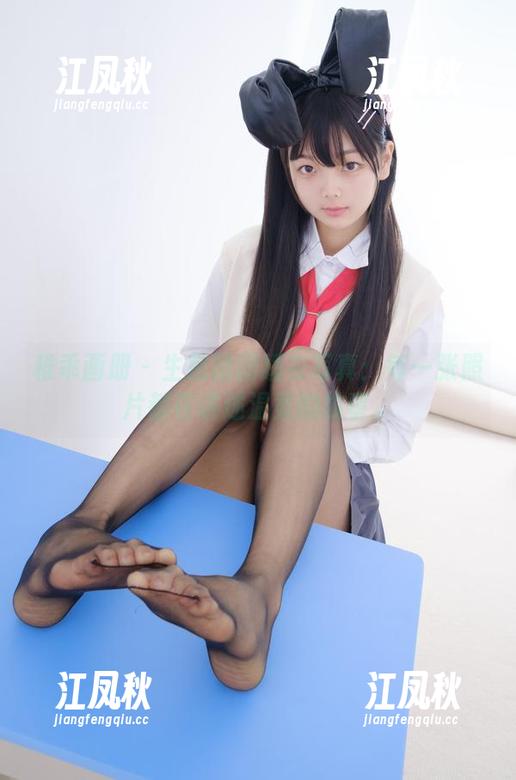 稚乖画册-生煎团团 稚乖画册 - 生煎团团睡衣写真:每一张照片都在讲述温柔的故事。
