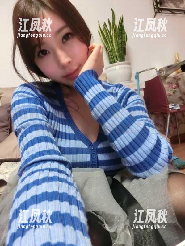 童小芯 微密圈 - 最新图集掀起风潮!童小芯的吊带黑丝,真是眼睛都吃饱了!