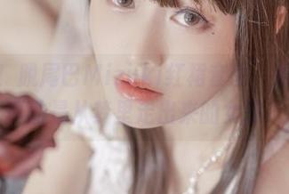 更新!脱尾巴Mizuki红裙套图,难道她真的是从梦里走出来的女孩?