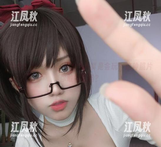 芊川一笑MNK 网袜美图,芊川一笑MNK真是会玩,这种照片你敢收藏吗?