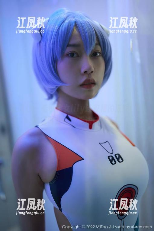 蜜桃社 - 看小魔女lily连衣裙的原图，翻图册时我已经无法自拔了！