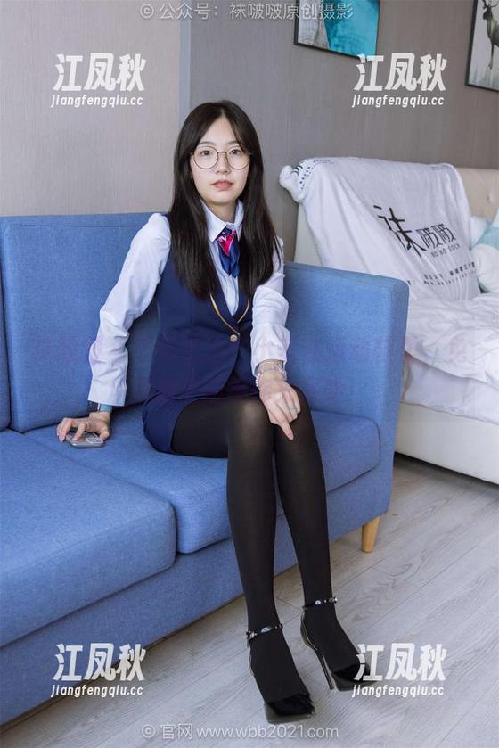 袜啵啵 - 不要错过！小安在运动鞋里，免费的套图等你来探险！