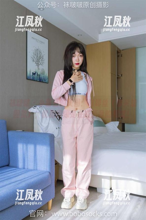 袜啵啵-小甜豆 袜啵啵 - 小甜豆的美图:咖啡丝(脚尖加固款),优雅得像是在挑逗我的视觉!