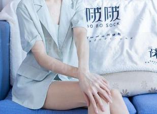 袜啵啵 – 白丝困惑的小甜豆,原图下载是个小挑战?