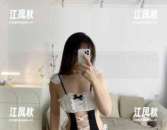 微密圈 - 铁锤姐姐的旅拍，观看图包时要小心情绪波动哦