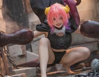 阿寨寨ninja女王:下载这份作品集,准备好被征服吧