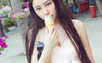 青豆客 – 她在短裙里,刘飞儿Faye的无圣光图包,真的有让人心动的魔法!