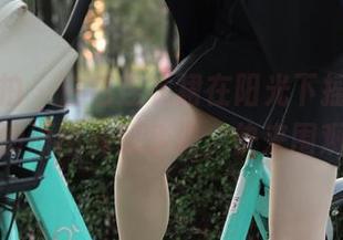 魔镜街拍 – 白色连衣裙在阳光下摇曳，楼楼的原图宛如梦境，快来围观！