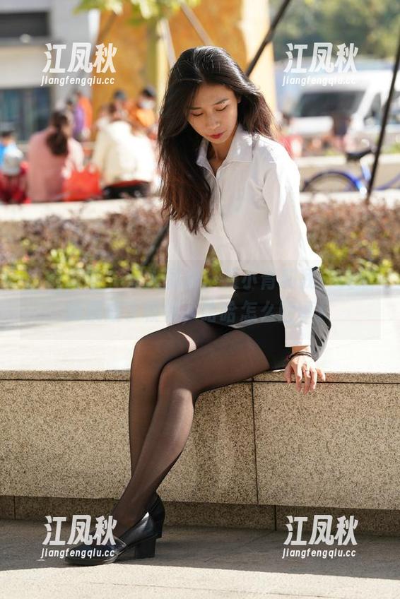 魔镜街拍-艾小青 魔镜街拍 - 双人图册:艾小青和我,突然间就成了模特,哈哈怎么回事!