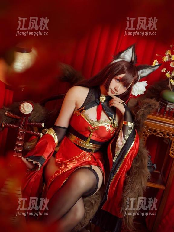 女仆范儿来袭：麻花麻花酱的美图壁纸轻松俘获你的心！