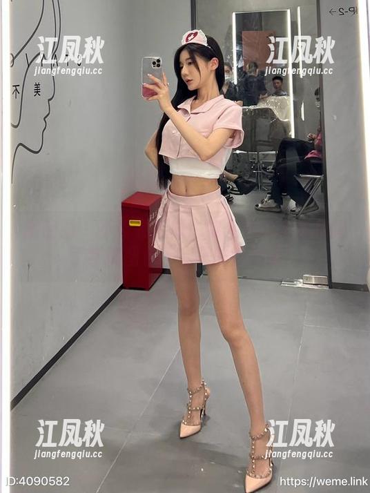微密圈 - 不看会后悔！黎允熙的高清抹胸丁字裤图包，完美的反差萌！